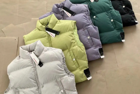 企業(yè)員工在羽絨服馬甲定制的時候，如何選擇合適自己的尺碼？